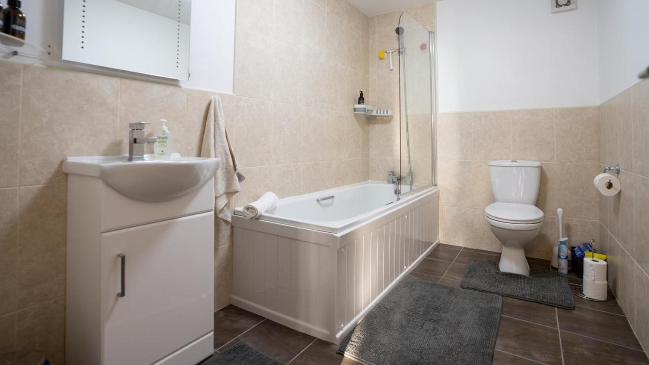 קארדיף Stunning Mezzanine Apartment Near City Centre מראה חיצוני תמונה